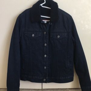 Tommy Hilfiger lined jean jacket. Great condition